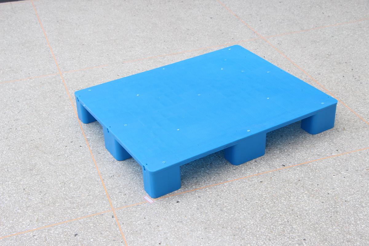 plastic pallet manufacturers